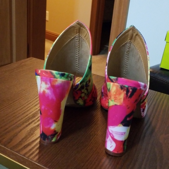 Shoes - Picture 3 of 5